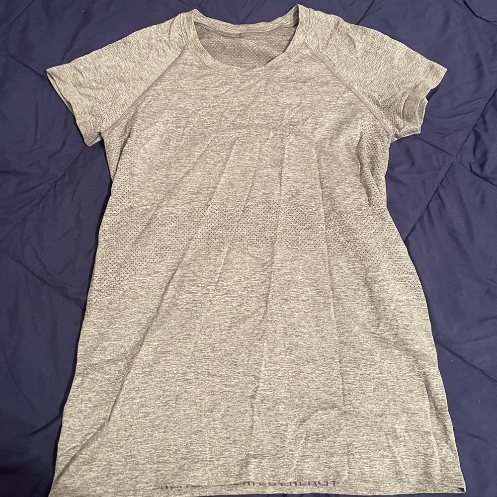 🤍Lululemon T-shirt🤍